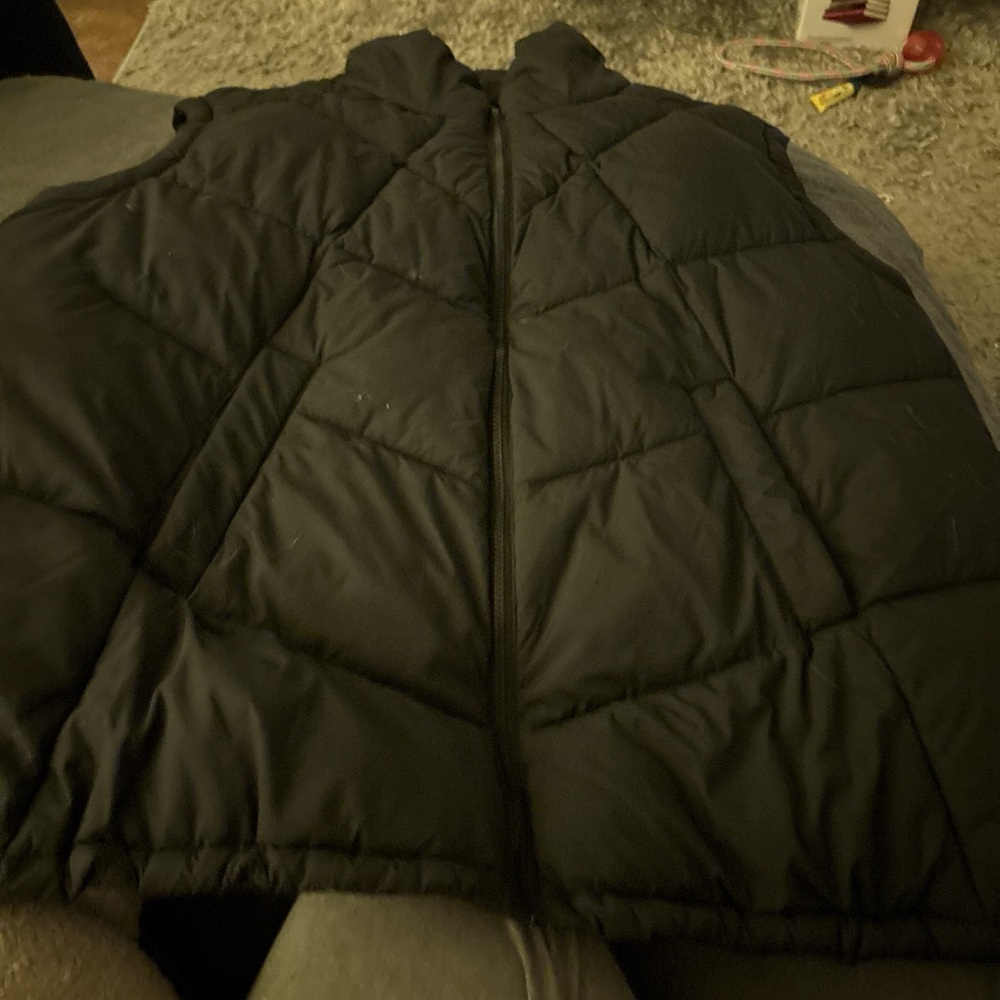 Black puffer vest #pufferjacket